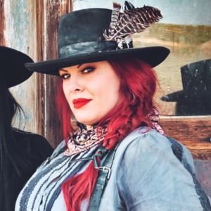 Meet your Posher, Fallon